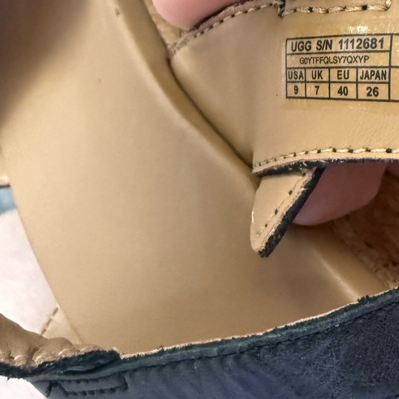 UGG|Cloverdale Espadrille Wedge Sandal in black & tan •••Beachy & Boho Size 9 - Picture 14 of 16